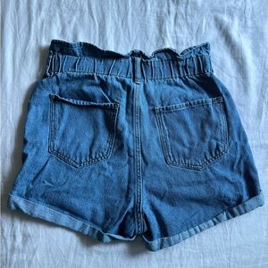 High/ paperbag waisted shorts